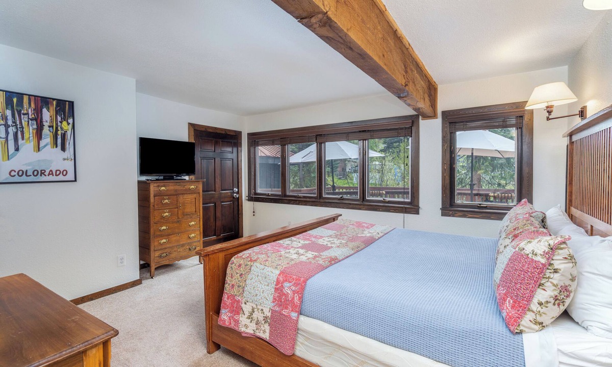 Telluride Hotel | Clean, Spacious Suite in Prime Riverside Location