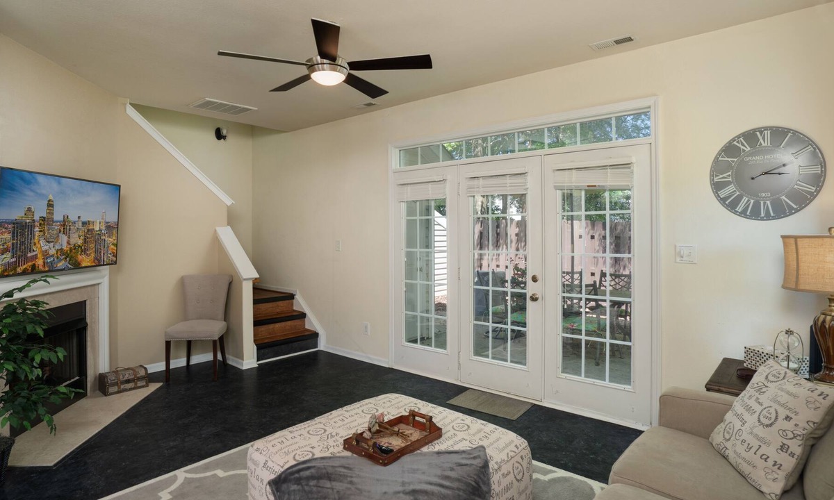 Oakhurst House | Cleanliness Compliant Standards✩Pet-friendly✩2 Master Suites✩Quiet Neighborhood