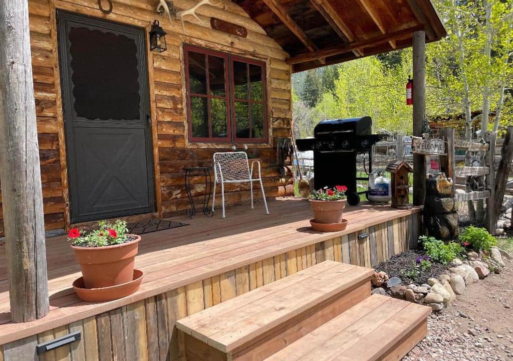 Thomasville House | Clear Water Mountain Cabins- Bear Cabin