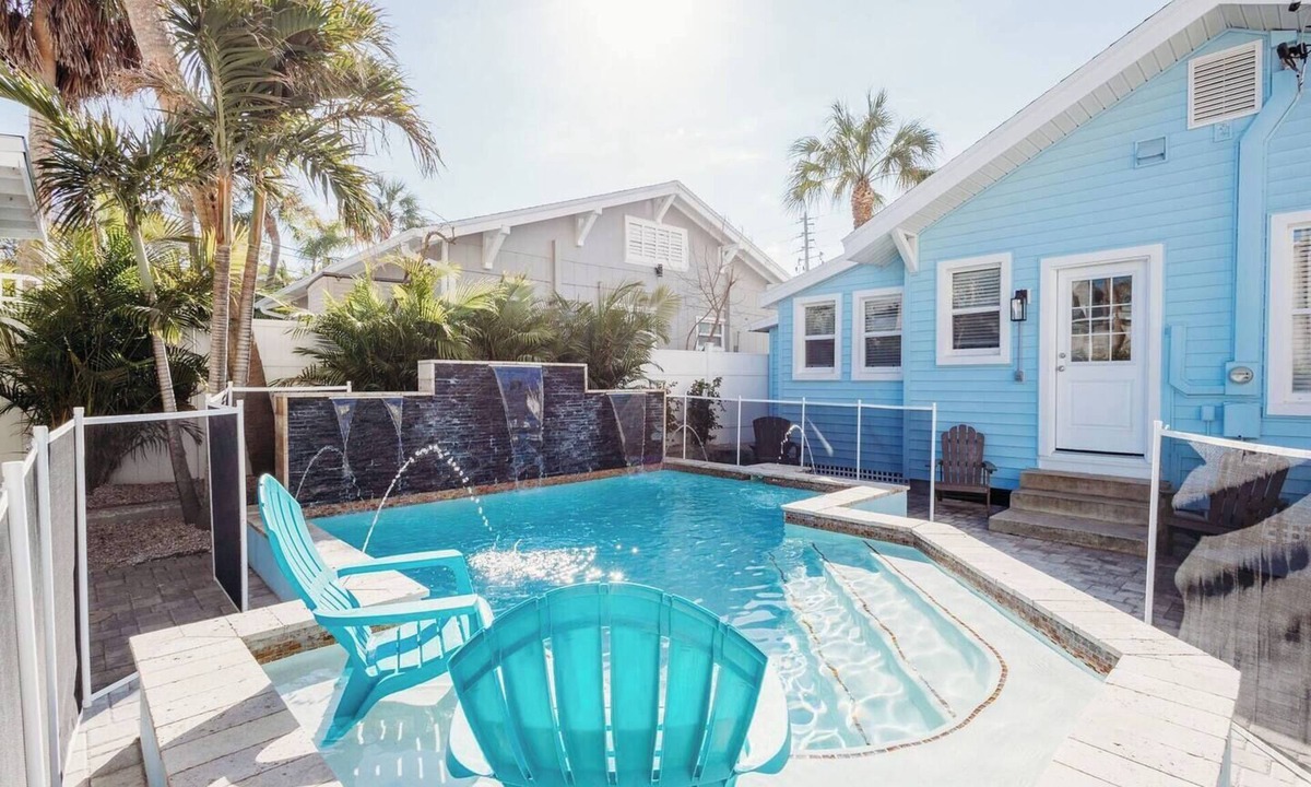 Clearwater Beach House | Clearwater Beach Bungalow Steps from the sand! Private Heated Pool!