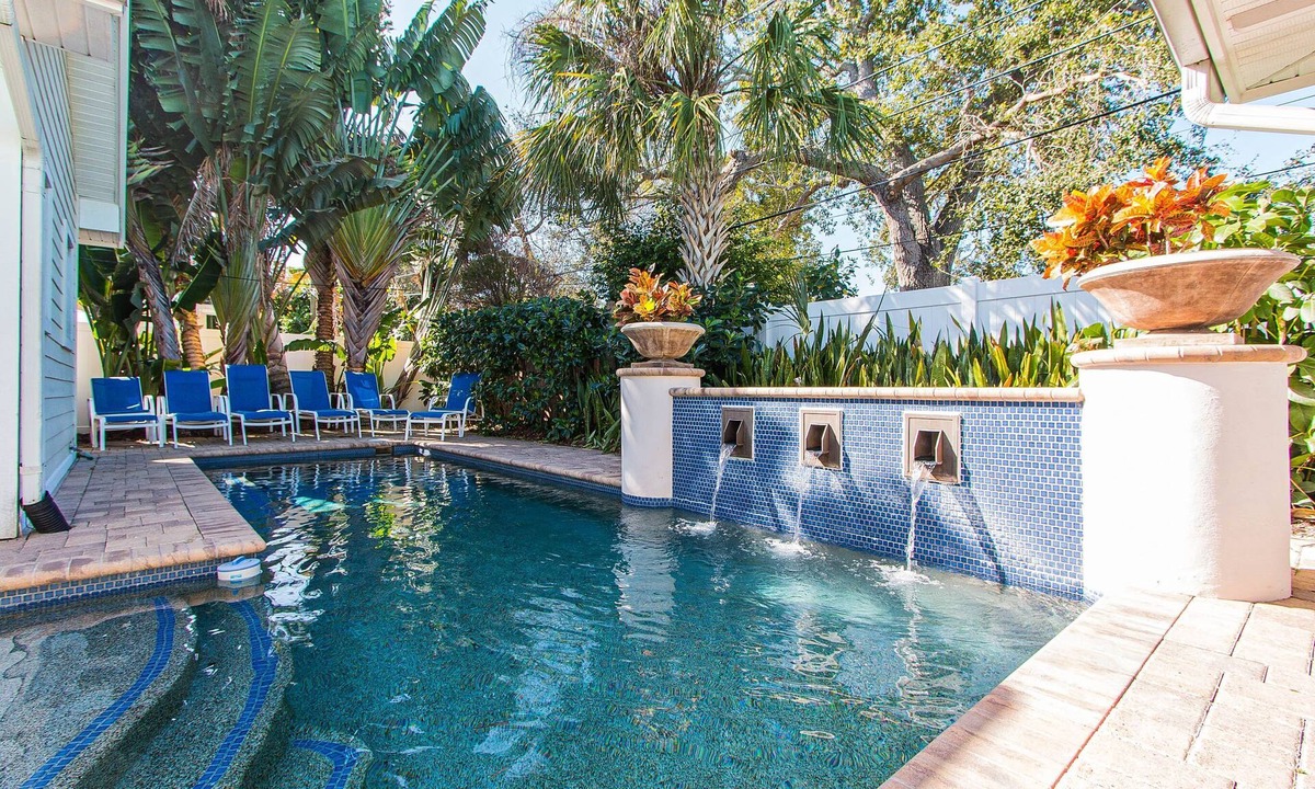 Bay Esplanade House | Clearwater Beach Splendor - Weekly Beach Rental