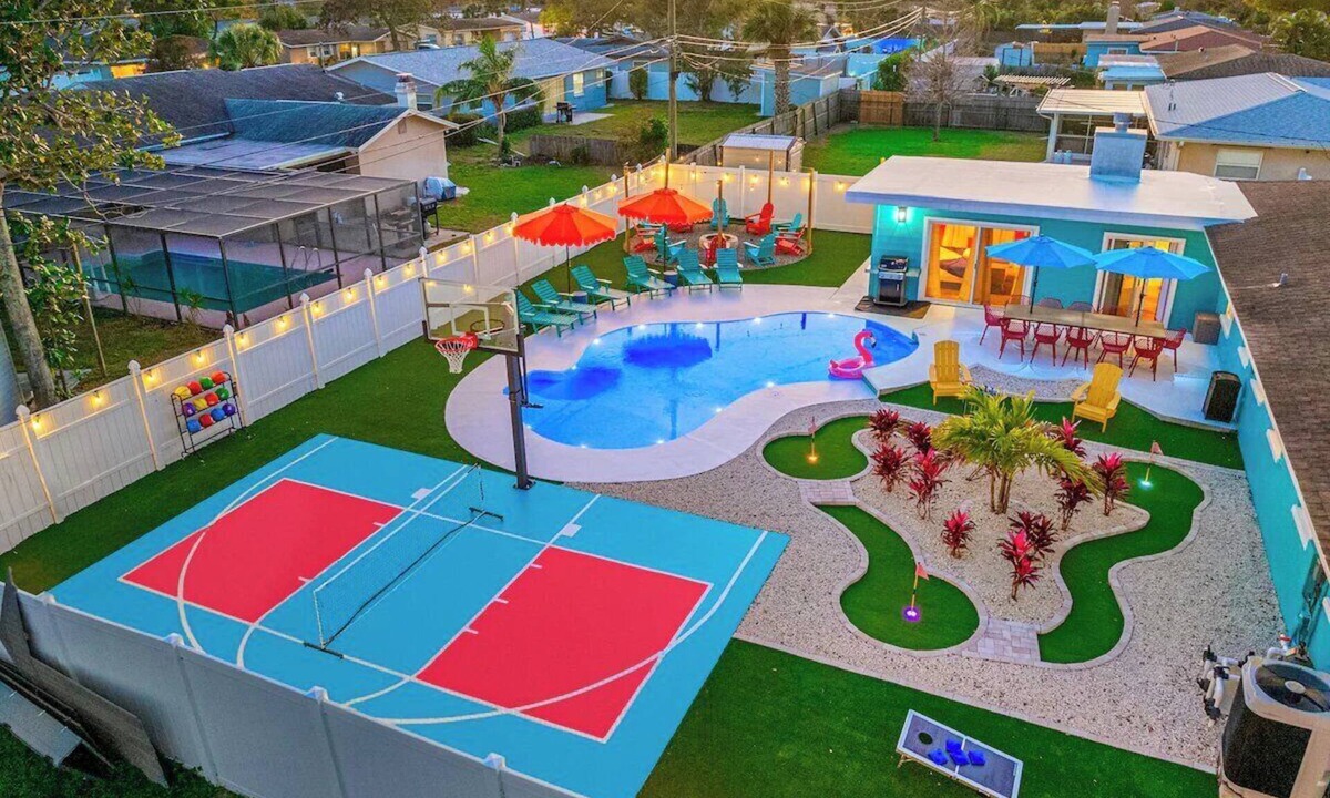 Clearwater House | Clearwater Dream! Singles Pickleball, Heated Pool