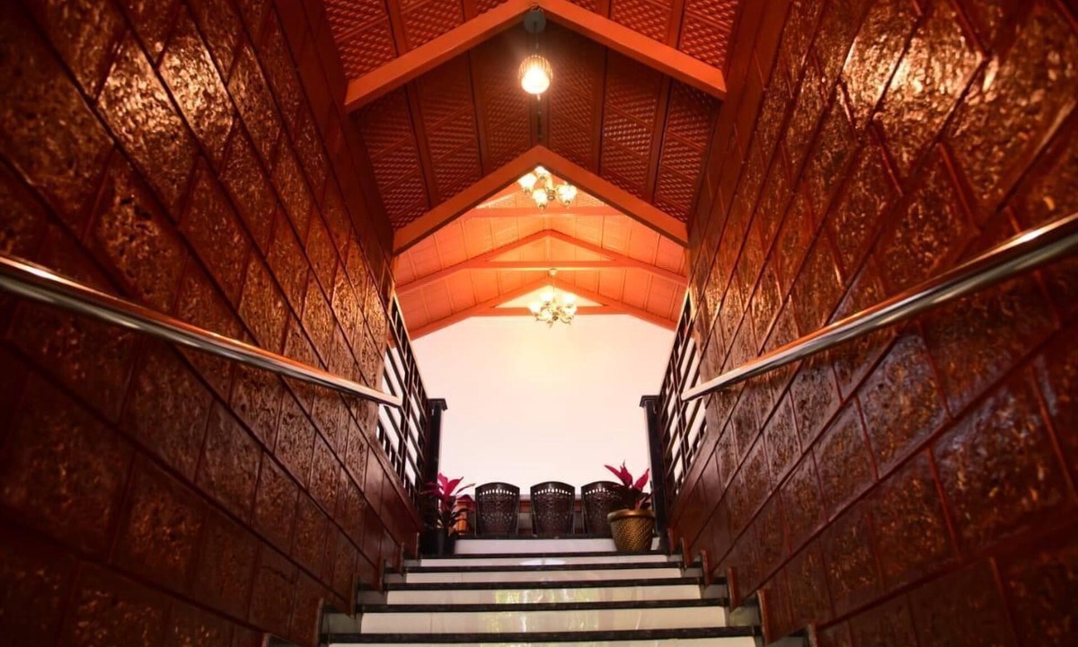 Sangameswarpet Hotel | Cliff Haven Homestay