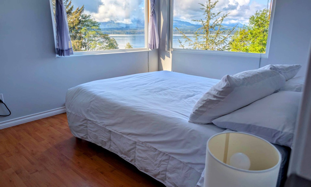 Alert Bay Cottage | Cliff Haven on the Bay (ocean & mountain view 1bdrm Cottage)