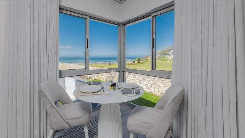 L'Agulhas House | Cliff Haven