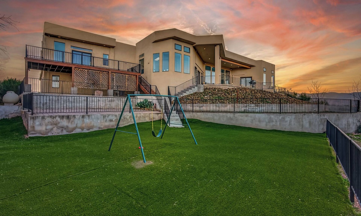 Clarkdale House | Cliffside Castle - Hillside house with stunning views