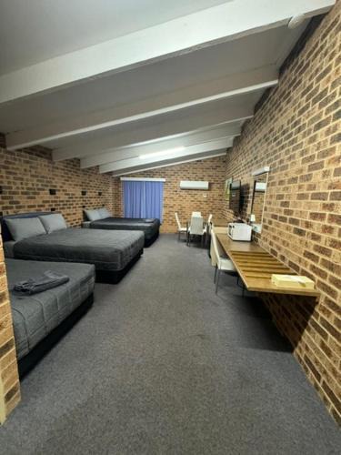 Coonabarabran Hotel | Clock Tower Motor Inn