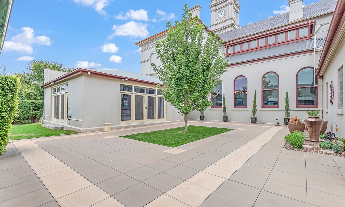 Echuca Hotel | Clocktower Suites