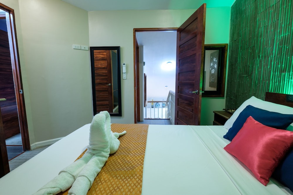 Mactan Export Processing Zone Hotel | Clockworkorange Luxury Suites