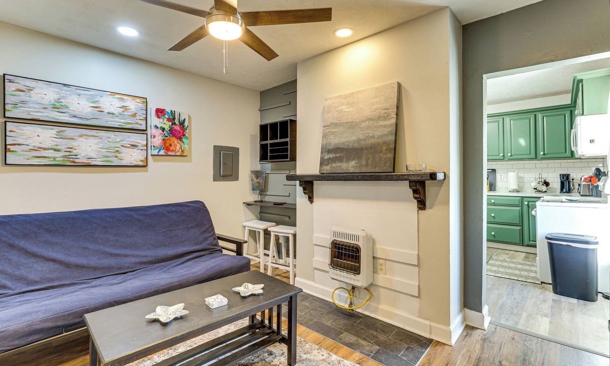 Parkersburg Condo | Close to Camden Clark: Central Parkersburg Condo