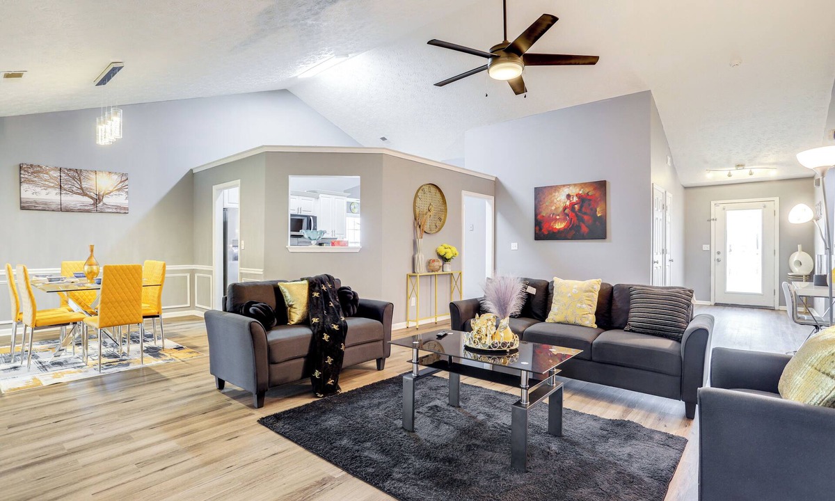 Lawrenceville House | Close to Shopping: Pet-Friendly Lawrenceville Home