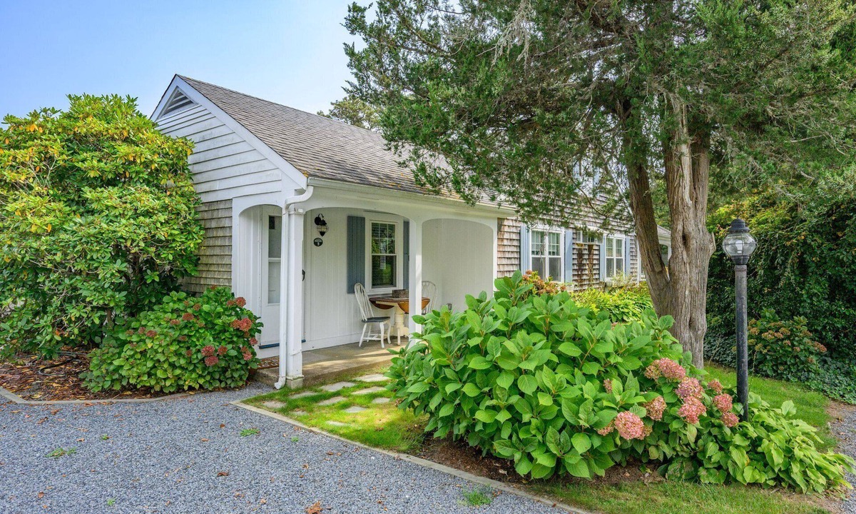 Harwich Port Cottage | Cloud 9 - Community Pool-Walk to beach-Private