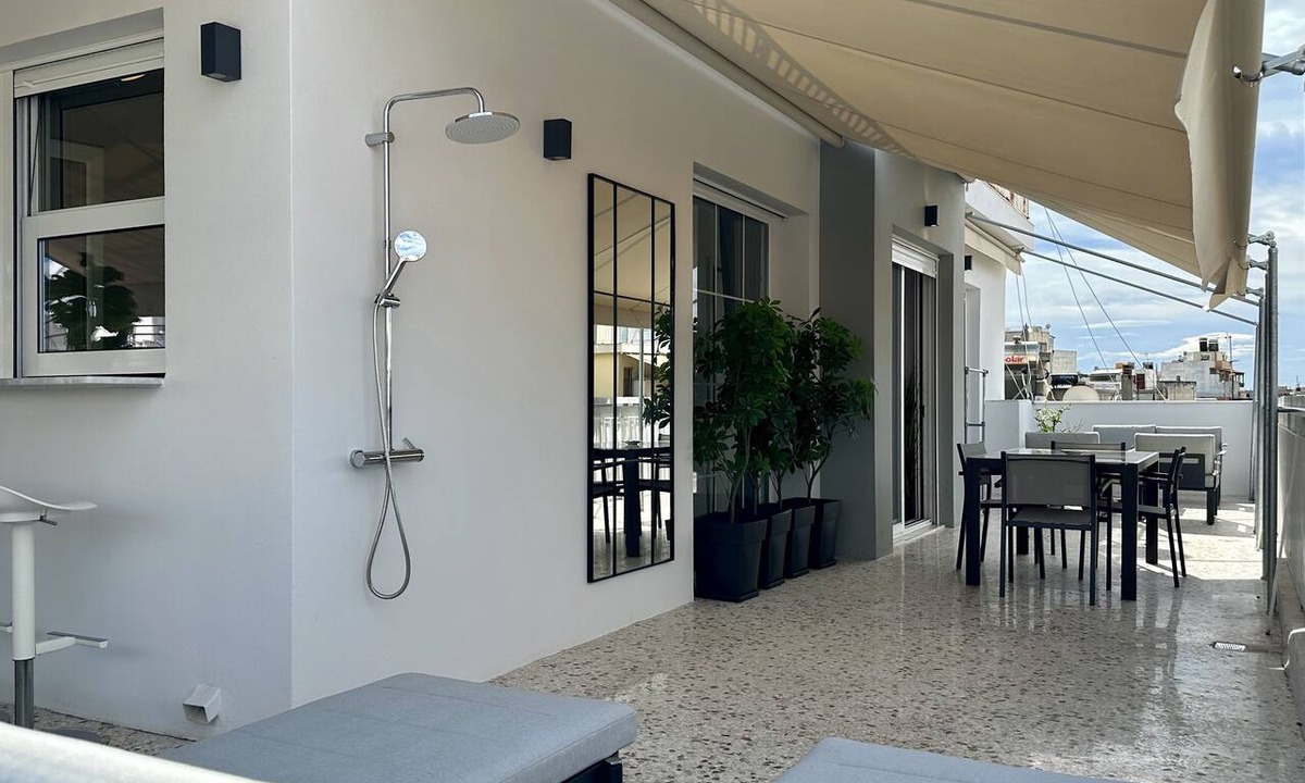 Petralona Apartment | Cloud 9 - smart apartment private jacuzzi