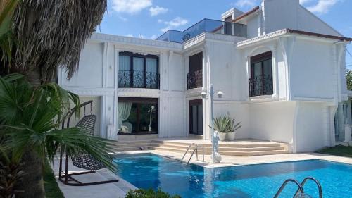 Beylikduzu Villa | Cloud Nine by Alara - Luxury Private Pool and Garden Villa