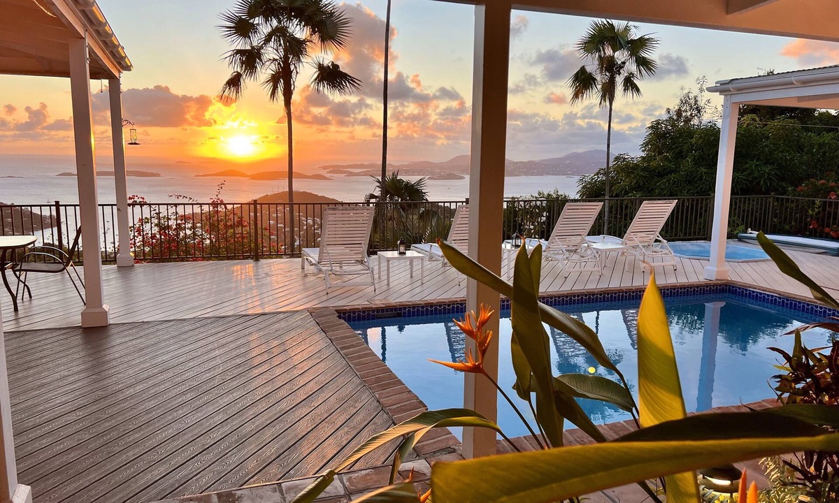 Estate Glucksberg and Grunwald Villa | Cloud Nine! Spectacular Sunsets, Privacy, Pool, Spa & AC- Near Town & Beaches!