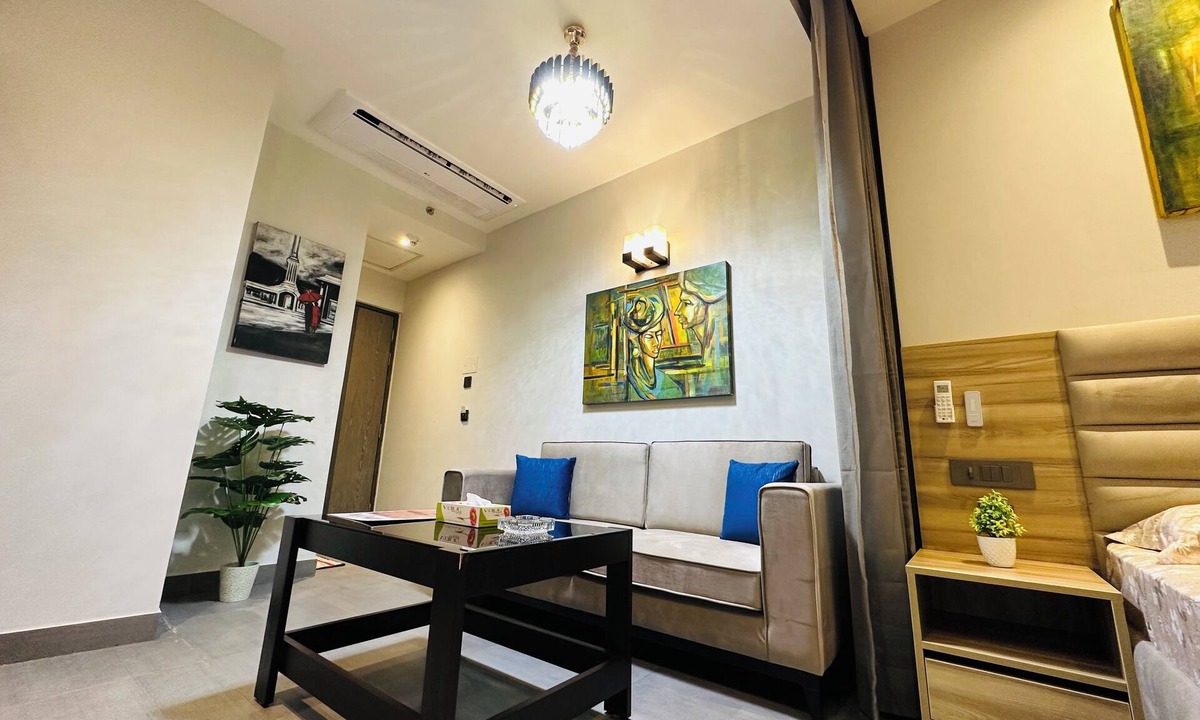 Noida Apartment | Cloud stay @41st floor