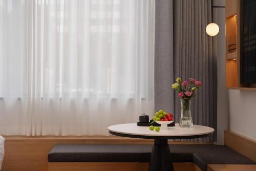 Xishan Hotel | Clouds April Hotel, Dianchi South Asia Style First City Branch