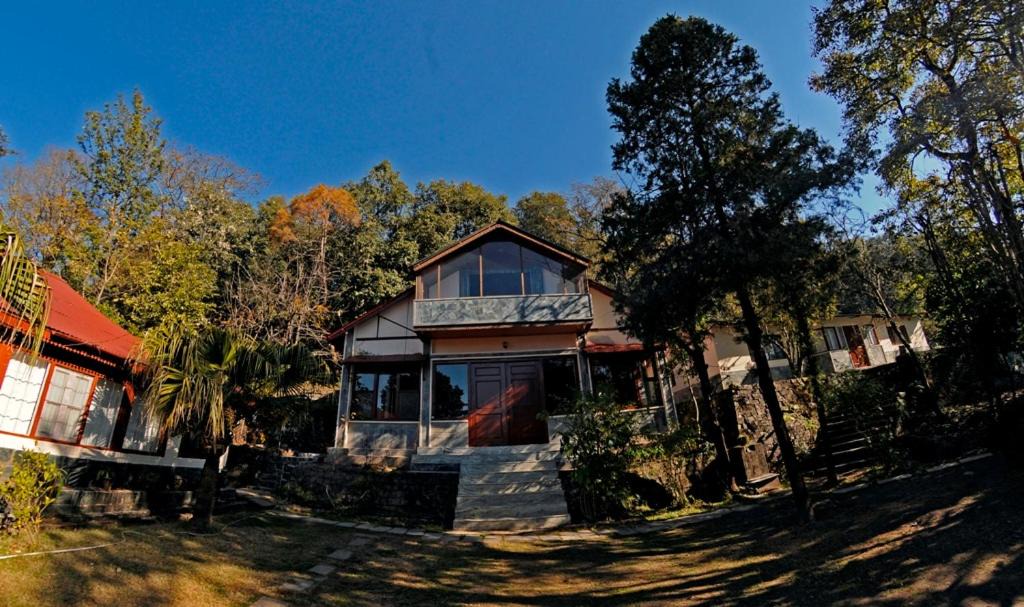 Dharamshala Hotel | Clouds End Villa, A Heritage Home Stay, 10 Mins from Mcleodganj