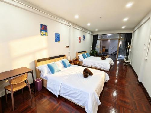 Pratunam Villa | Cloudy Nest Phayathai Entire 4 Storey House for 10PP 8-min Walk to BTS & Airport Link