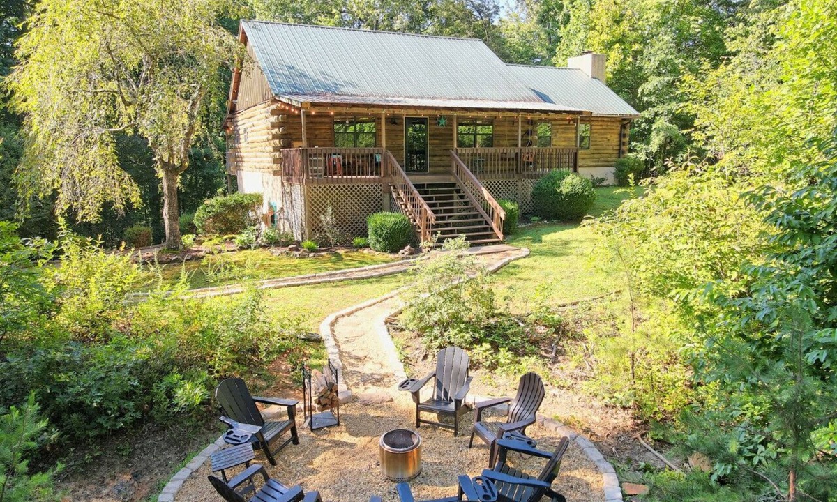 Tiger Cabin | Clyde`s Cabin | Firepit, Mtn Views, Pet-Friendly | Near Clayton & Wineries