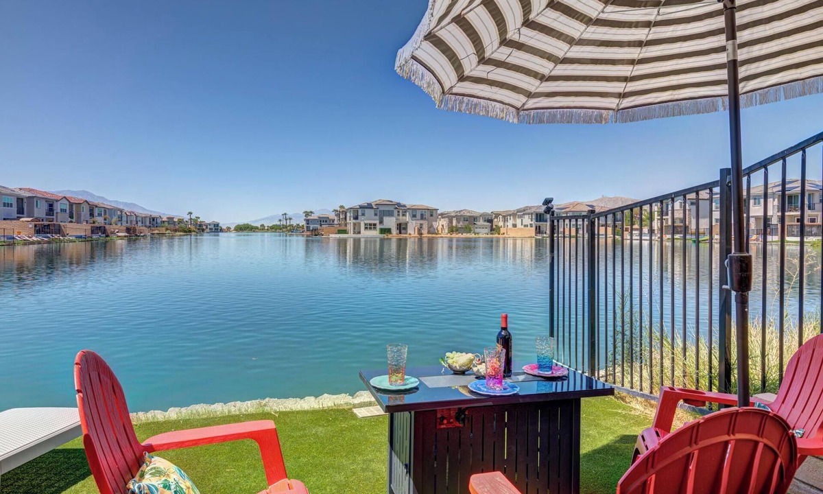 Terra Lago Villa | Coachella Valley Lakeside Villa w/Amazing Views, Infinity Pool, & Game Room