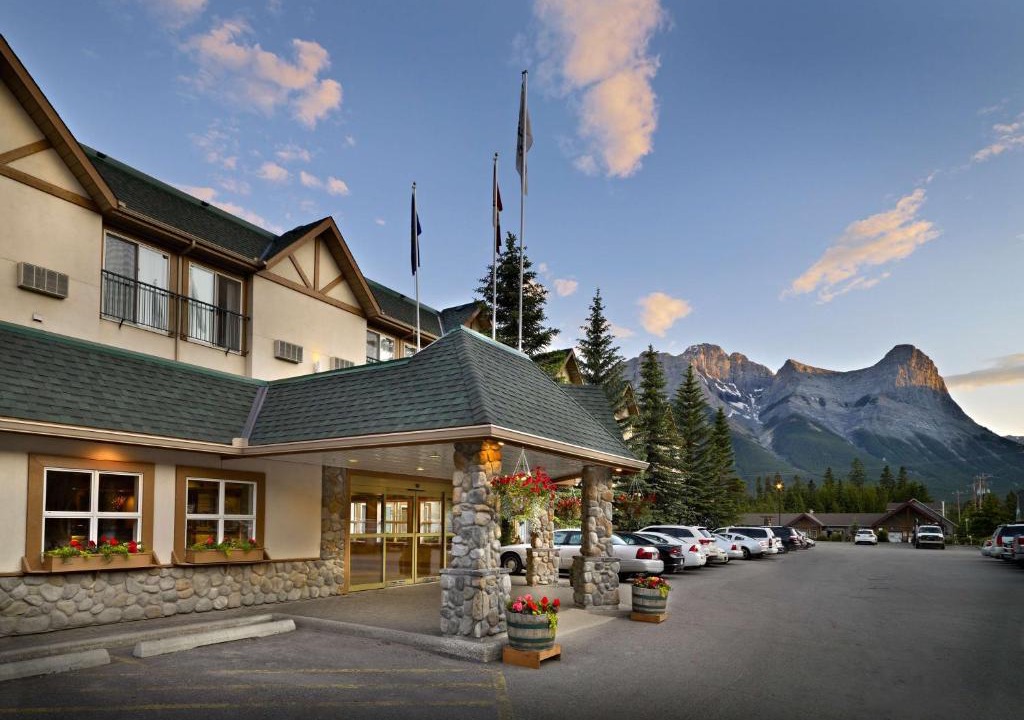 Canmore Hotel | Coast Canmore Hotel & Conference Centre