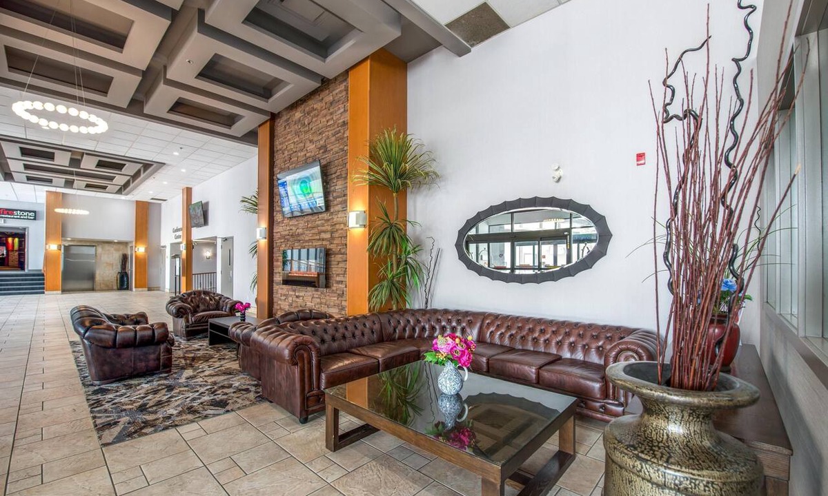 South Lethbridge Hotel | Coast Lethbridge Hotel & Conference Centre