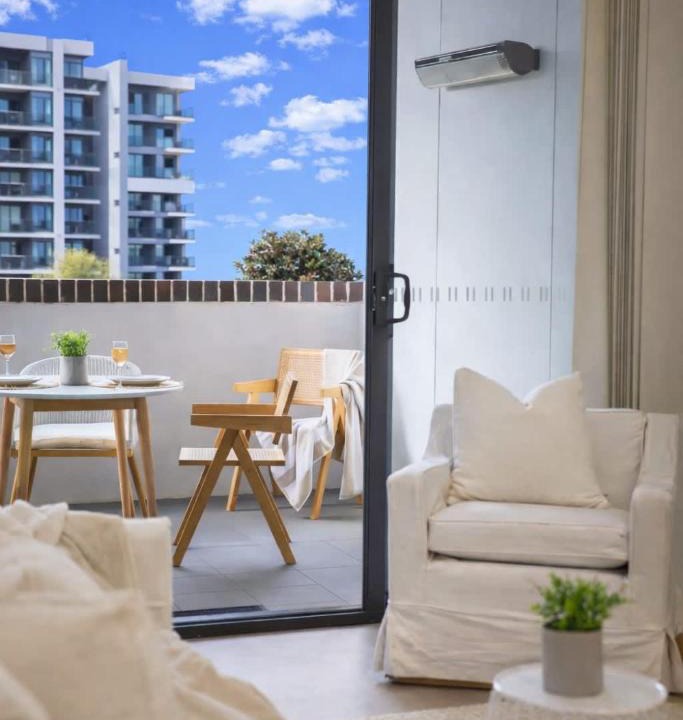 Wollongong Apartment | Coastal Bliss Retreat - King Bed Luxury - Secure Underground Parking