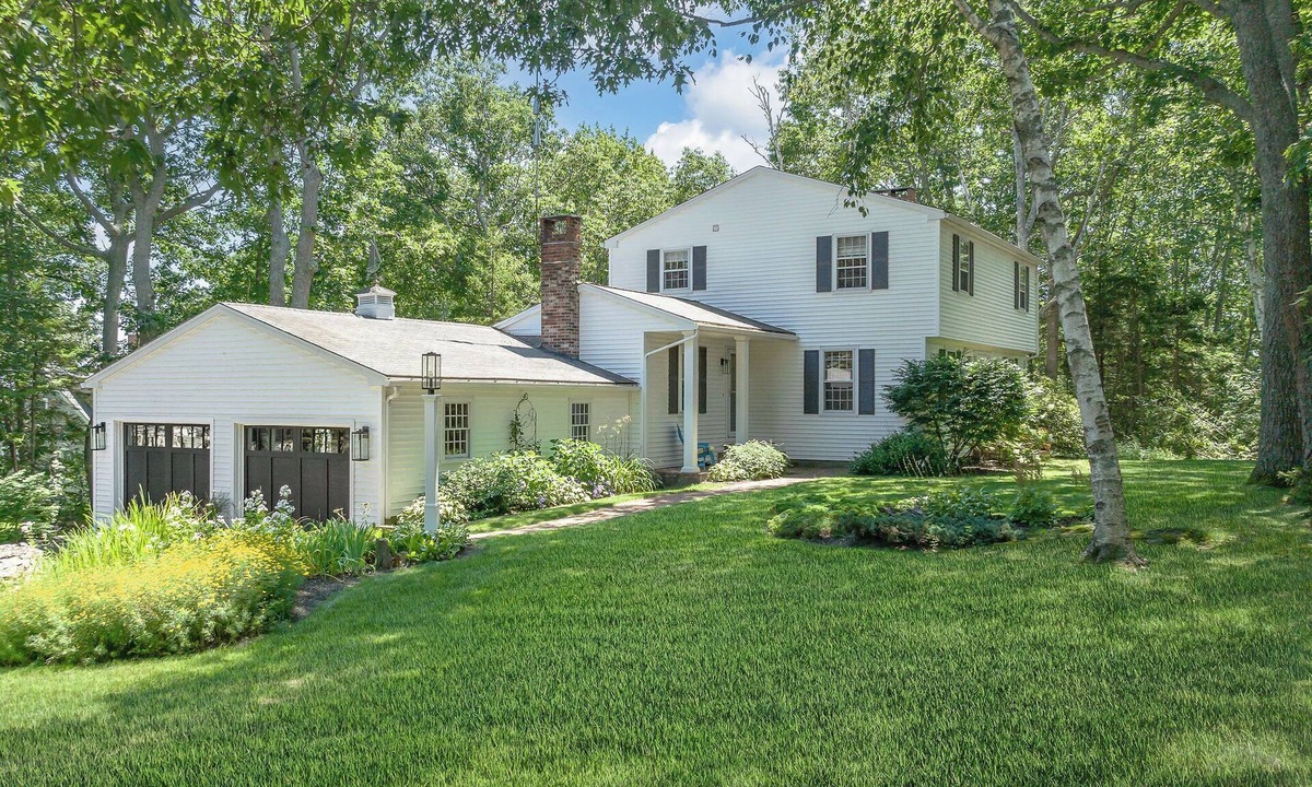 Cape Elizabeth House | Coastal Cape Elizabeth, cozy, clean, quiet home, biking distance to beaches.