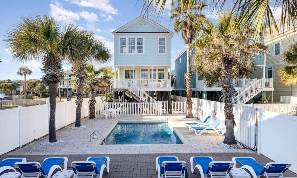 Surfside Beach House | Coastal Comfort - Surfside Beach