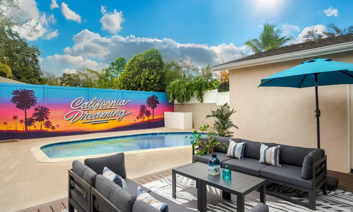 South of Conant House | Coastal Dream: Heated Pool Near Beach & Disney