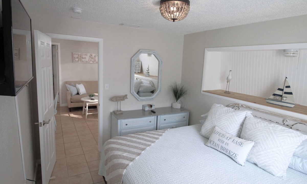 Dunedin House | Coastal Dunedin with GOLF CART!