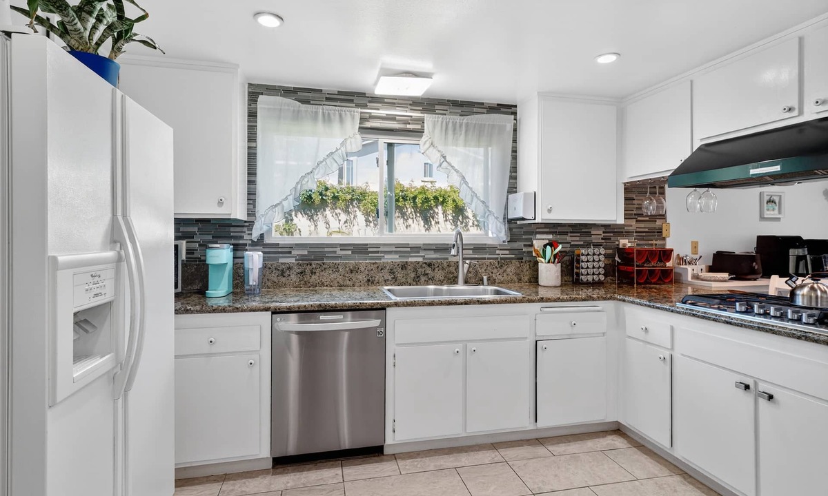 Sea View Estates House | Coastal Escape With Private Mini Golf 4 Bedroom Home