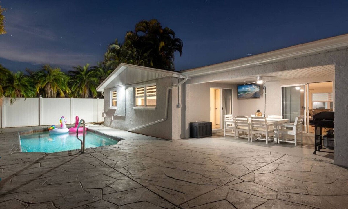 Holiday House | Coastal Family Escape with Private Pool Near Beaches