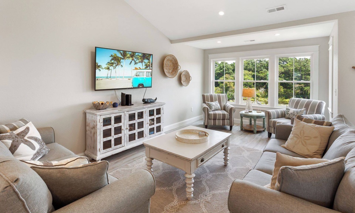 Colington House | Coastal family escape w/beach access & pool