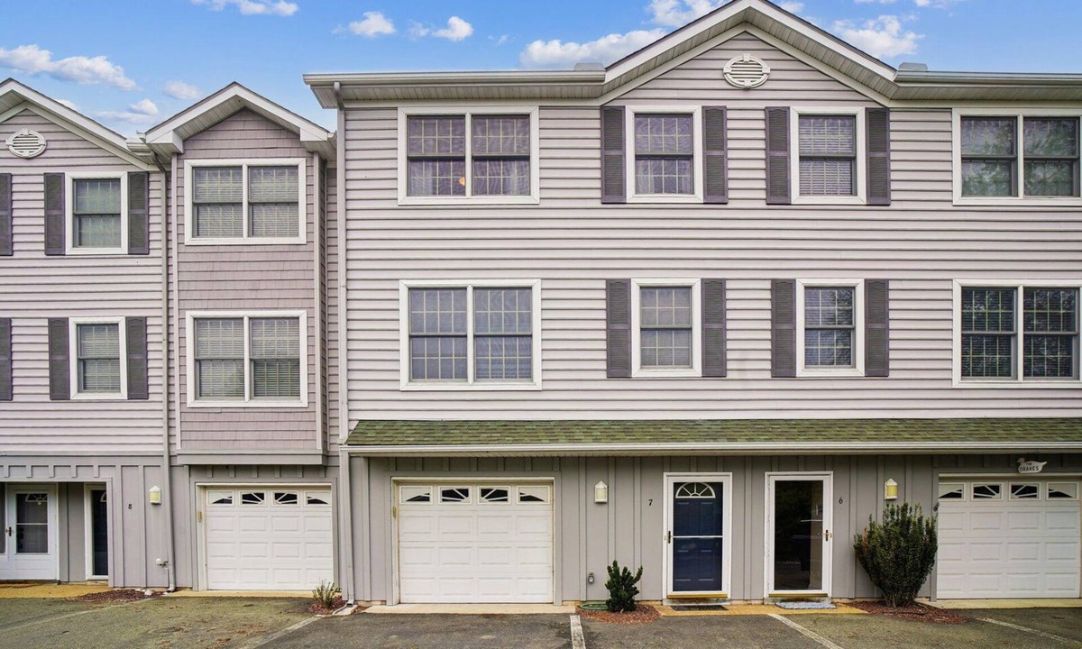 Bethany Beach House | Coastal Getaway at a 4 bedroom Villa in Salt Pond