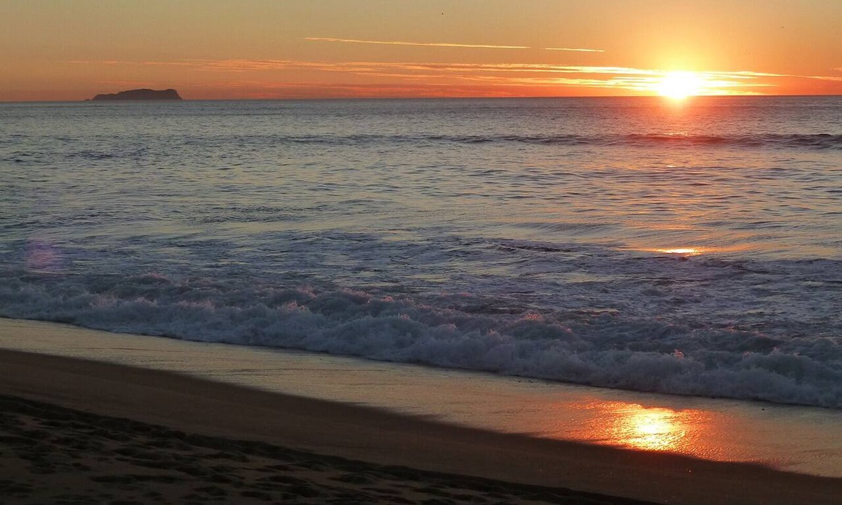 Imperial Beach Condo | Coastal Getaway - steps to the beach, minutes to Coronado