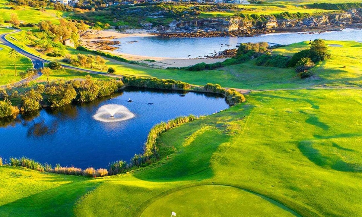 Little Bay Apartment | Coastal Green Living - Short walk to beach, surrounded by parks and golf courses