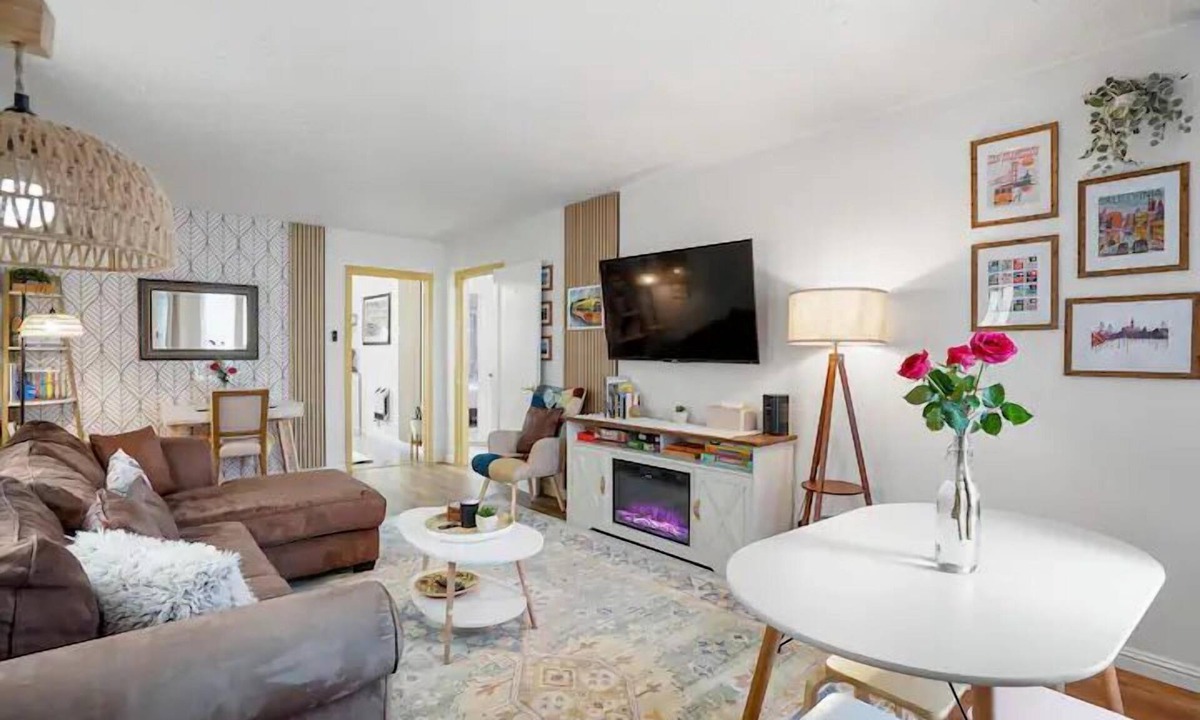 Sharp Park Apartment | Coastal Palm Tree 2BR Retreat Ocean View
