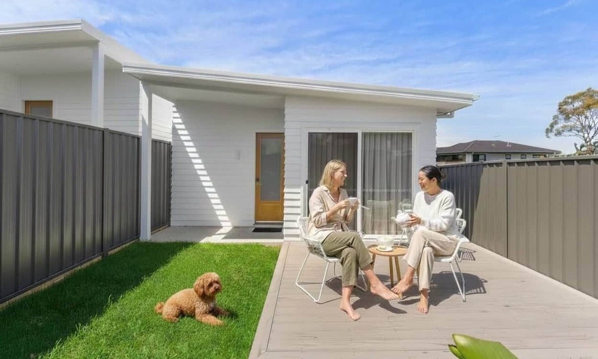 Corrimal House | Coastal retreat near shops + beach
