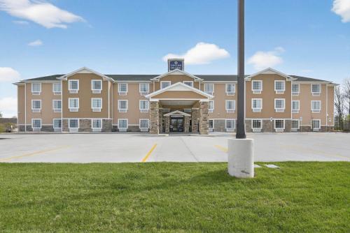 Eaton Hotel | Cobblestone Hotel & Suites - Eaton