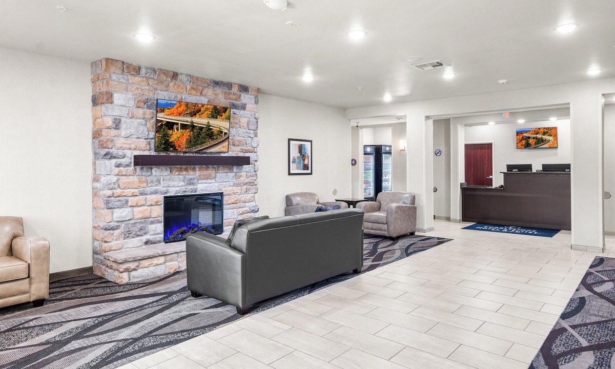 New Denmark Hotel | Cobblestone Hotel & Suites - Denmark/Green Bay