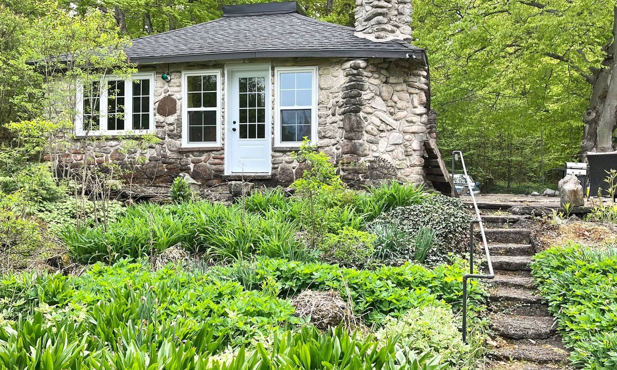 Lion's Head Cottage | Cobblestone: Natures Little Haven Bruce Peninsula Permit Number STA-2025-343
