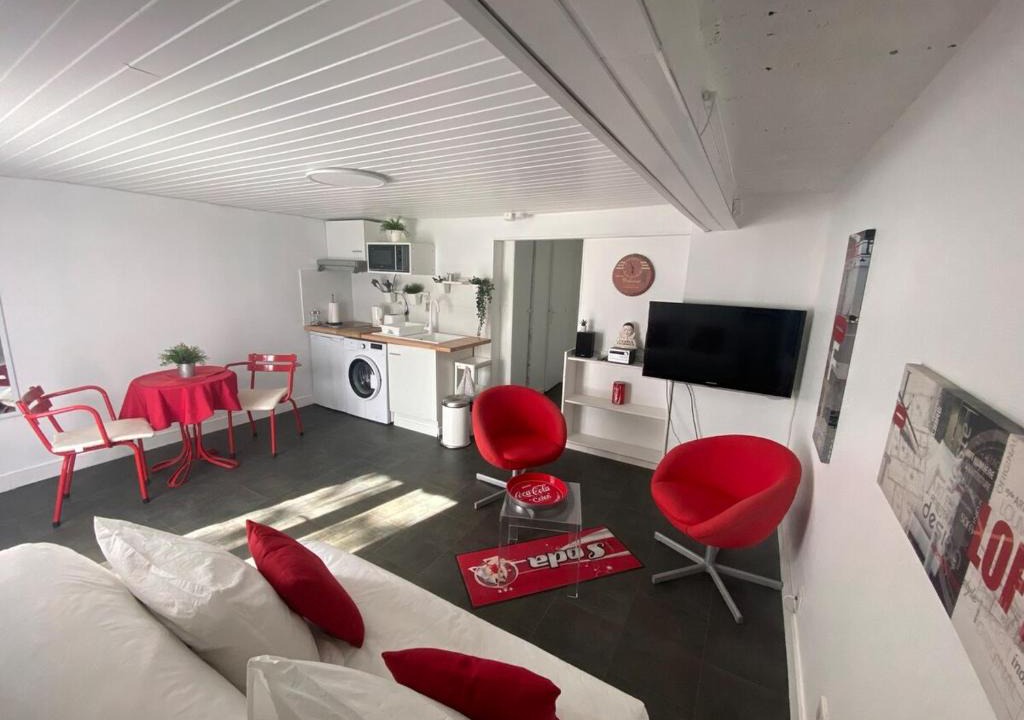 Pierrefitte-sur-Seine Apartment | Coca-Cola Studio near Paris