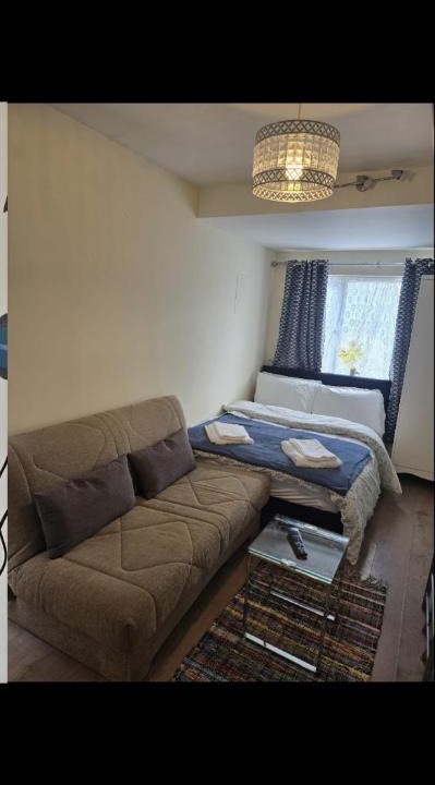 Calcot Apartment | Coccon studio flat