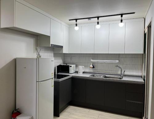 Seo-gu Apartment | Coco House
