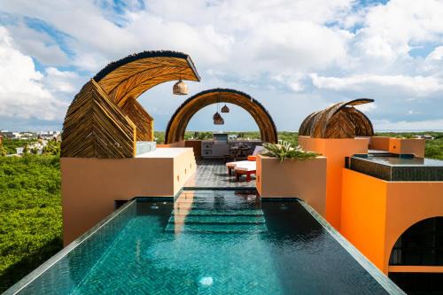 Isla Holbox Villa | Coco Lou - Private Villa with Rooftop Pool