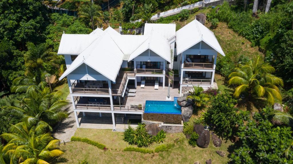 Mahe Island Villa | Coconut Climb