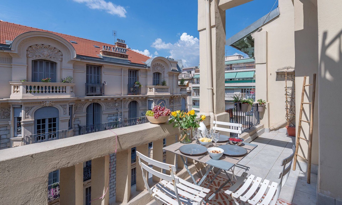Vernier Apartment | Coeur de Nice, charme Authentique Niçois, terrasse.