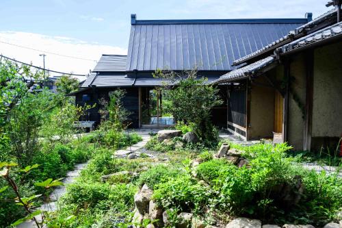 Tenri Cabin | cofunia - Five Elements Retreat on the Yamanobe Trail